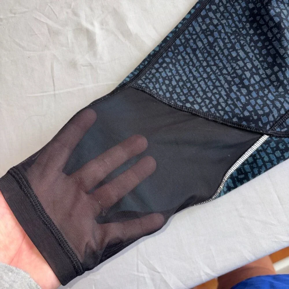 Lululemon Free Runner Crop Size 10 Shatter Weave Desert Teal Alberta Lake/Black